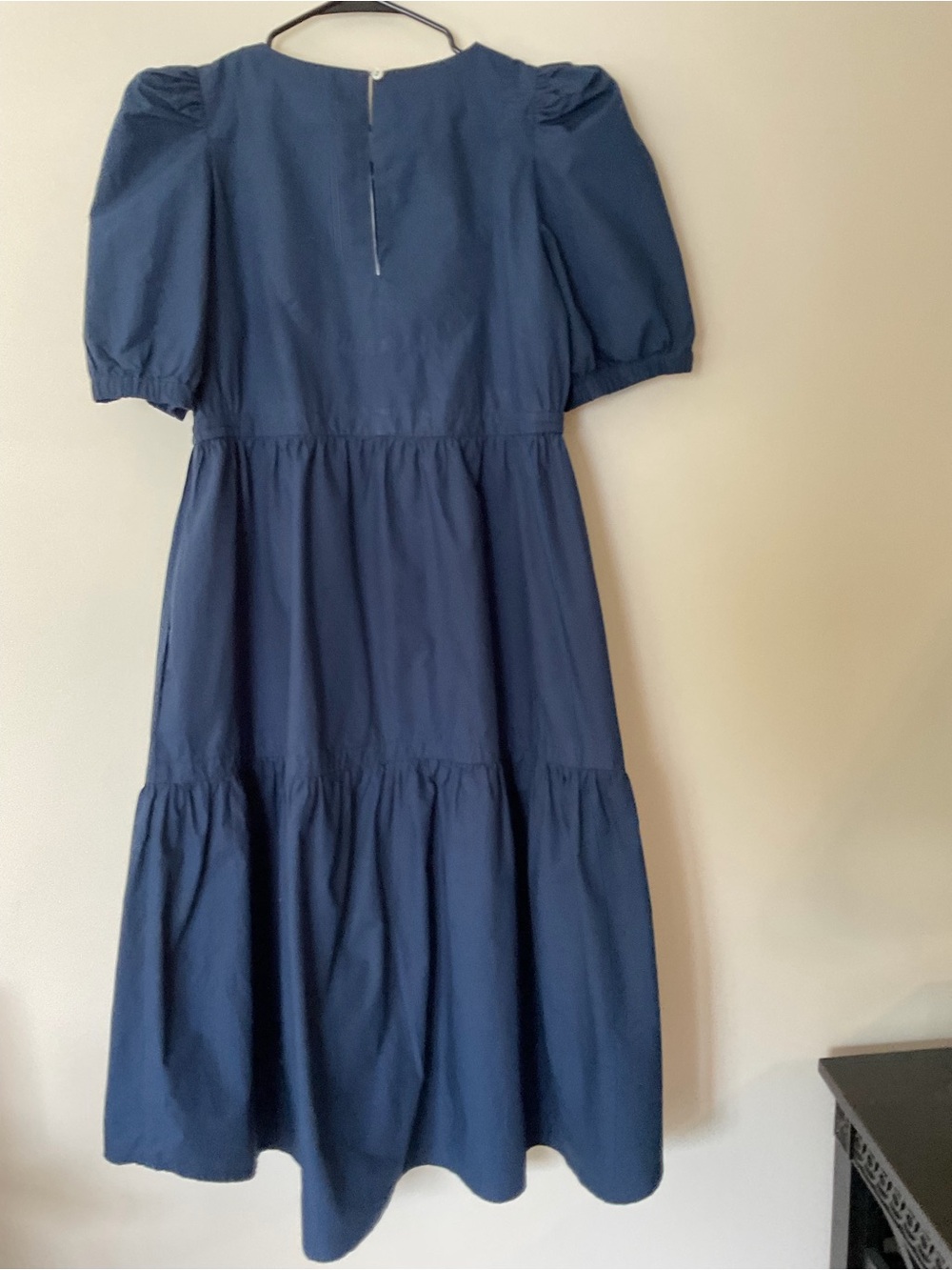 Gretchen Scott Navy Puff-Sleeve Tiered Midi Dress - Picture 4 of 8